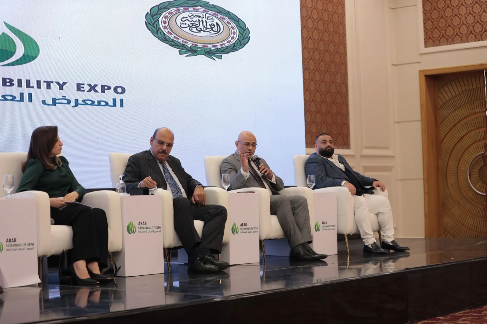 صورة من أرشيف الأستاذ الدكتور ماجد عبد العظيم